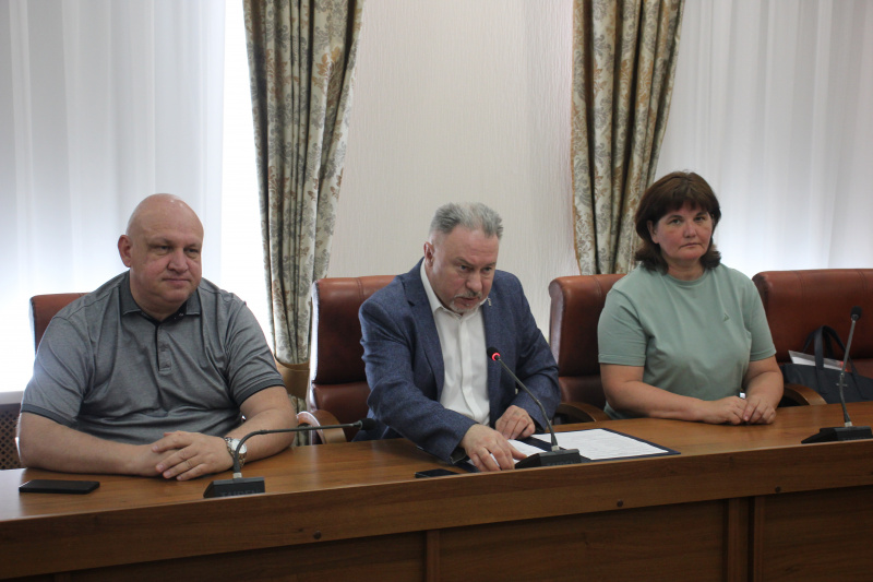 В Ульяновске ведется масштабный ремонт дорог на пяти участках 