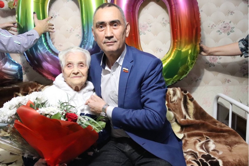 Николай Лазарев поздравил со 100-летием ветерана Великой Отечественной войны Борисову Анастасию Федоровну