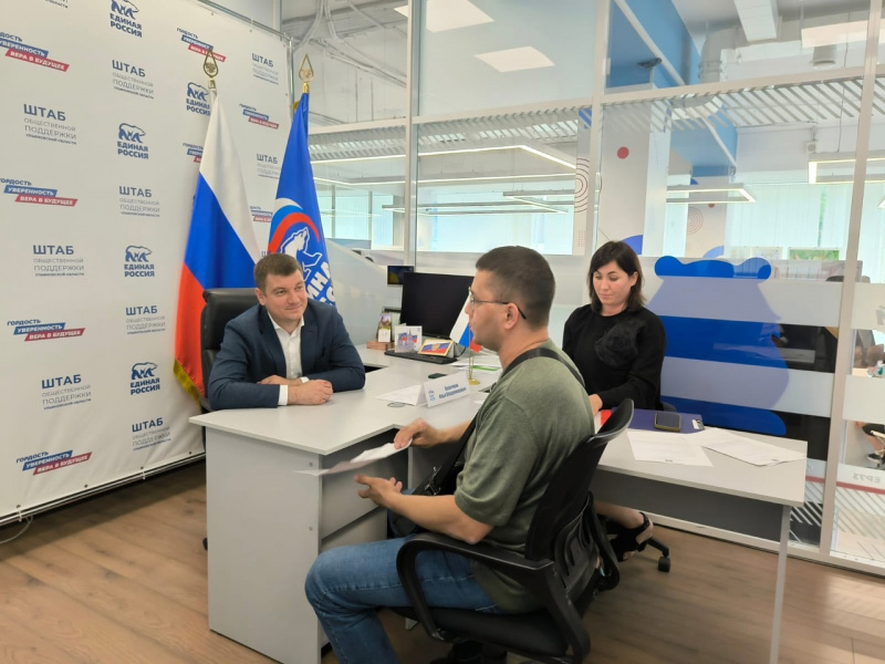 Депутаты Ульяновской Городской Думы помогают жителям разобраться в сложных вопросах