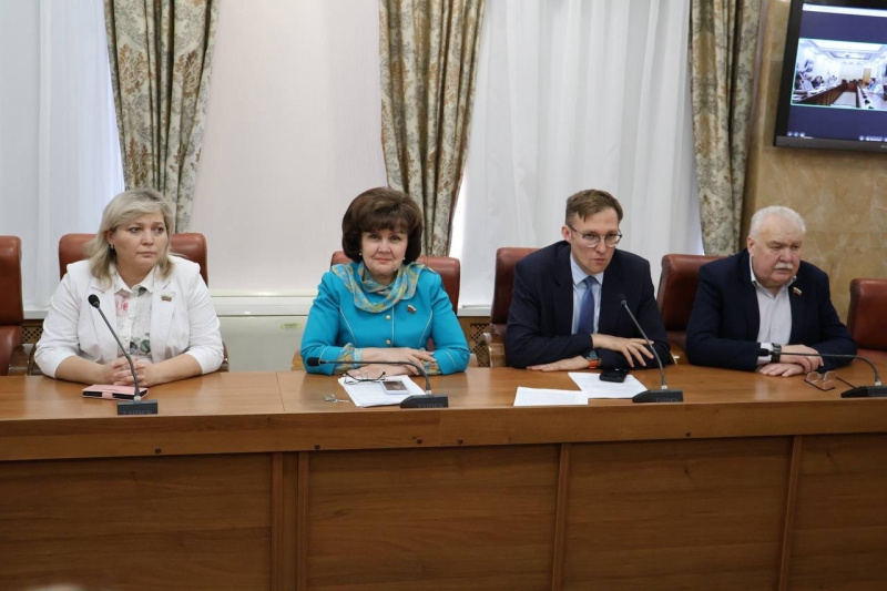 Ульяновская Городская Дума повышает уровень контроля за созданием комфортной среды для многодетных семей и людей с ОВЗ