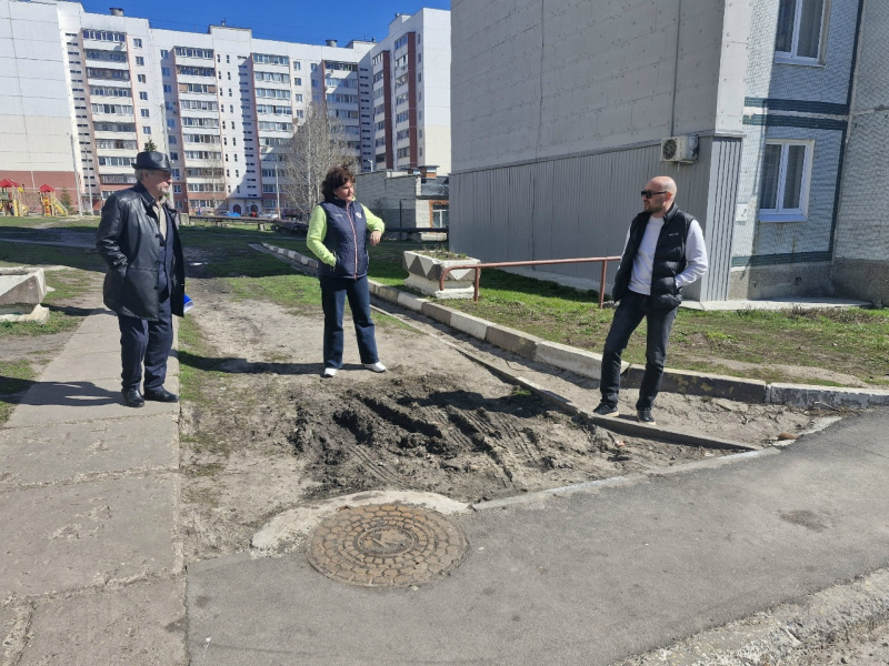 В микрорайоне Репина-Искра приступили к благоустройству тротуаров в рамках программы «Мой двор»