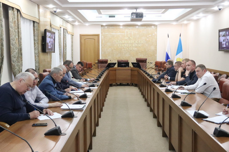 К осени приведут в порядок пешеходные переходы у 22 образовательных учреждений и отремонтируют 13 участков дорог