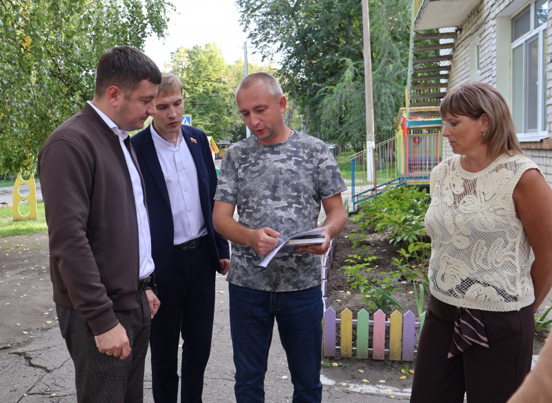 В детском саду № 184 на улице Кольцевой завершается ремонт входной группы