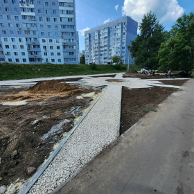 В Новом городе завершается благоустройство аллеи бульвара Киевский 