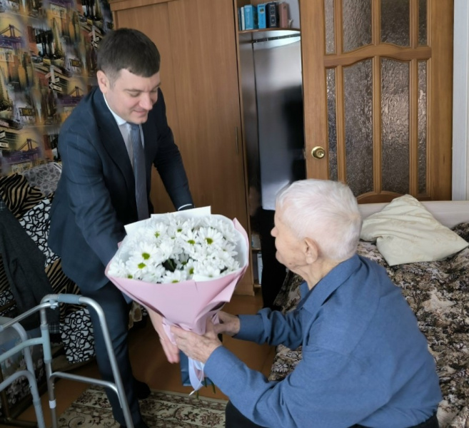 Ветерану Великой Отечественной войны,  почётному гражданину города Ульяновска Владимиру Петровичу Графову исполнилось 99 лет